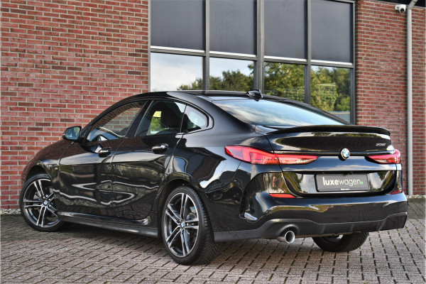 BMW 2 Serie Gran Coupé 218i M-Sport Shadowline Trekhaak 18inch Live-cockpit Sfeerverlichting