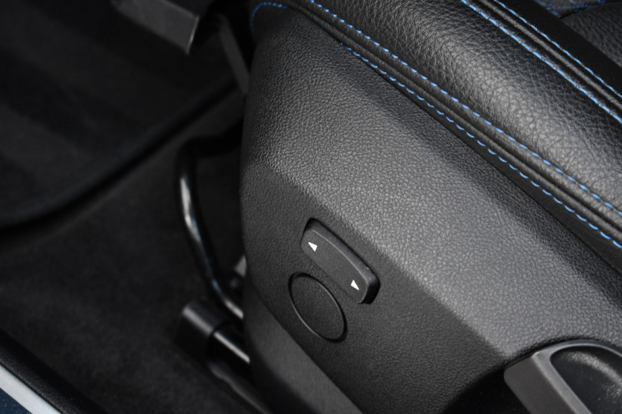 BMW 2 Serie Gran Coupé 218i M-Sport Shadowline Trekhaak 18inch Live-cockpit Sfeerverlichting