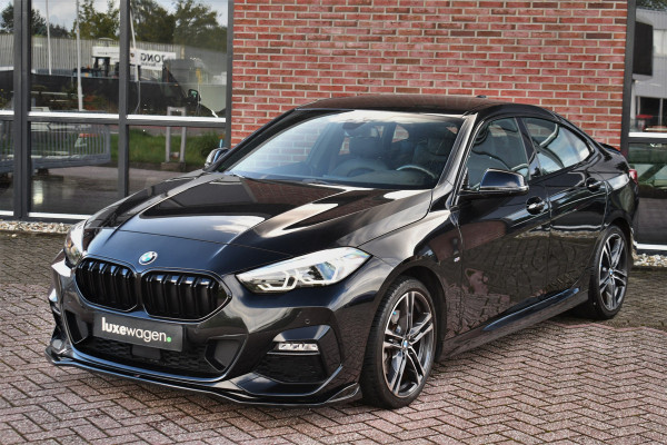 BMW 2 Serie Gran Coupé 218i M-Sport Shadowline Trekhaak 18inch Live-cockpit Sfeerverlichting