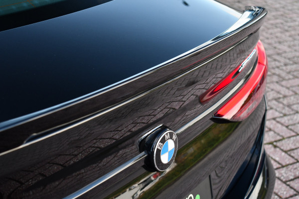 BMW 2 Serie Gran Coupé 218i M-Sport Shadowline Trekhaak 18inch Live-cockpit Sfeerverlichting