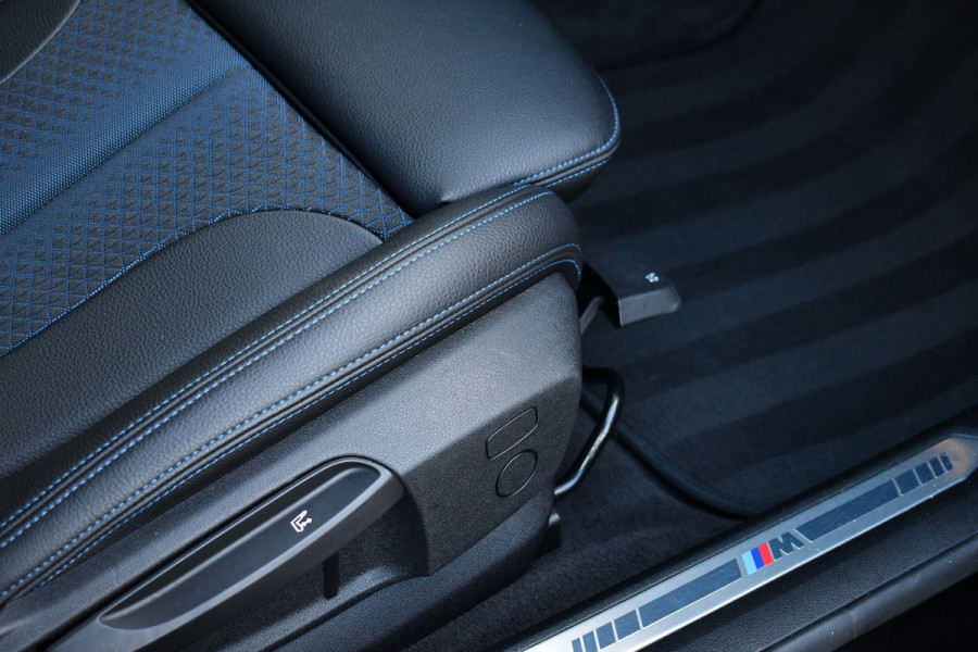 BMW 2 Serie Gran Coupé 218i M-Sport Shadowline Trekhaak 18inch Live-cockpit Sfeerverlichting