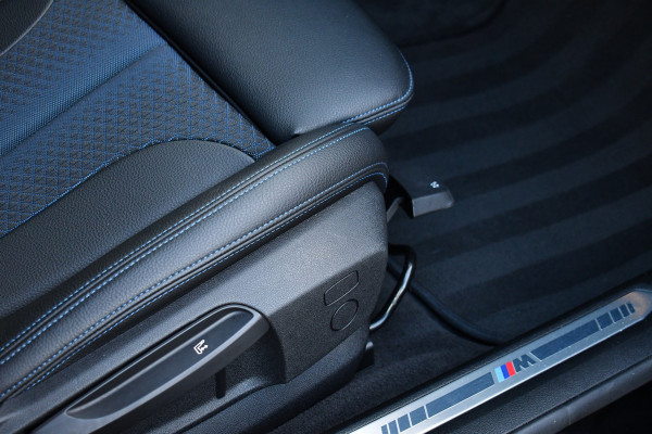 BMW 2 Serie Gran Coupé 218i M-Sport Shadowline Trekhaak 18inch Live-cockpit Sfeerverlichting