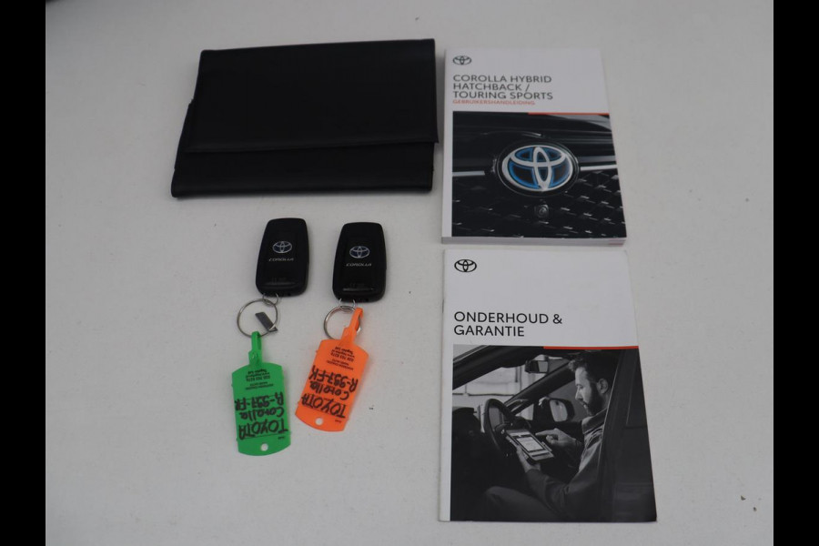 Toyota Corolla Touring Sports 1.8 Hybrid Dynamic | Half Leder | Camera | Stoelverwarming | Carplay | Climate control | Bluetooth | DAB | Adaptive cruise |