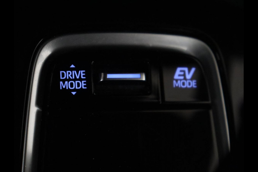 Toyota Corolla Touring Sports 1.8 Hybrid Dynamic | Half Leder | Camera | Stoelverwarming | Carplay | Climate control | Bluetooth | DAB | Adaptive cruise |