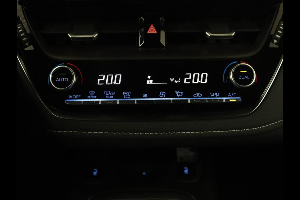 Toyota Corolla Touring Sports 1.8 Hybrid Dynamic | Half Leder | Camera | Stoelverwarming | Carplay | Climate control | Bluetooth | DAB | Adaptive cruise |