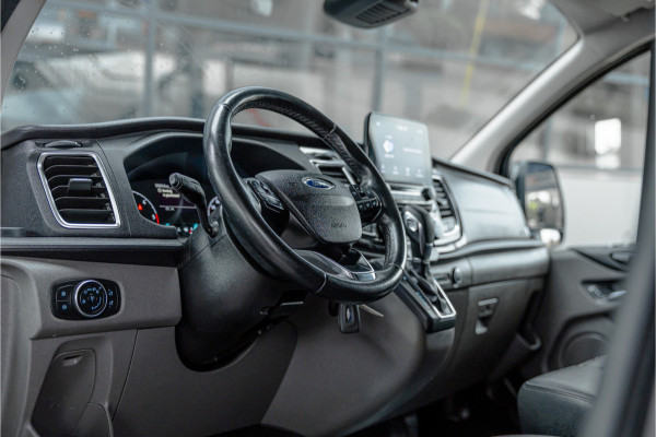 Ford Transit Custom 290 2.0 TDCI 185 PK Sport | ACC | Bi-Xenon | Navigatie | CarPlay | Camera | Trekhaak | DAB | Stoelverwarming | Nieuwe APK