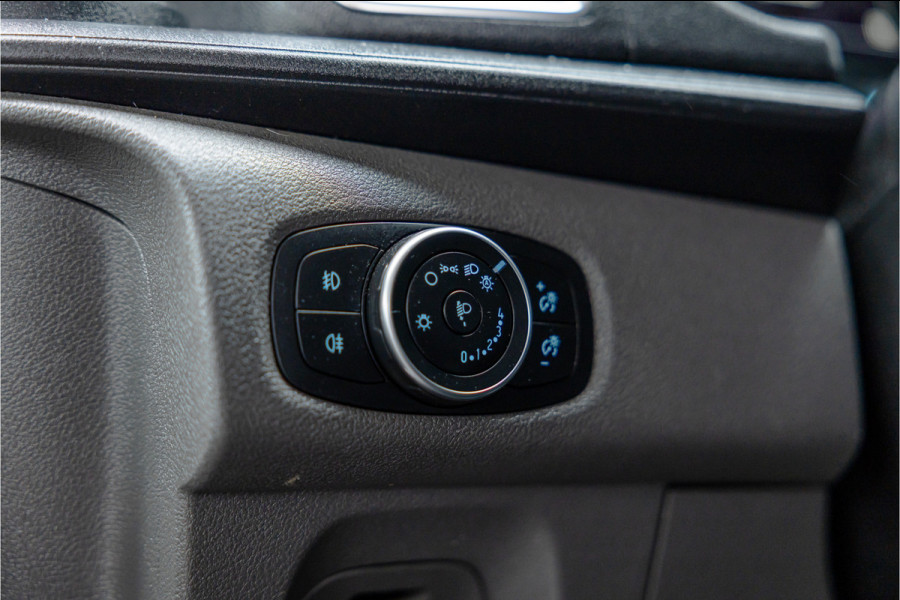 Ford Transit Custom 290 2.0 TDCI 185 PK Sport | ACC | Bi-Xenon | Navigatie | CarPlay | Camera | Trekhaak | DAB | Stoelverwarming | Nieuwe APK