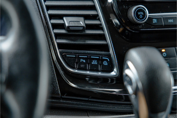 Ford Transit Custom 290 2.0 TDCI 185 PK Sport | ACC | Bi-Xenon | Navigatie | CarPlay | Camera | Trekhaak | DAB | Stoelverwarming | Nieuwe APK