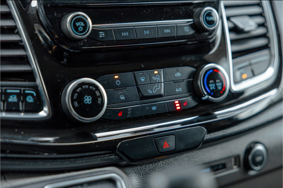 Ford Transit Custom 290 2.0 TDCI 185 PK Sport | ACC | Bi-Xenon | Navigatie | CarPlay | Camera | Trekhaak | DAB | Stoelverwarming | Nieuwe APK