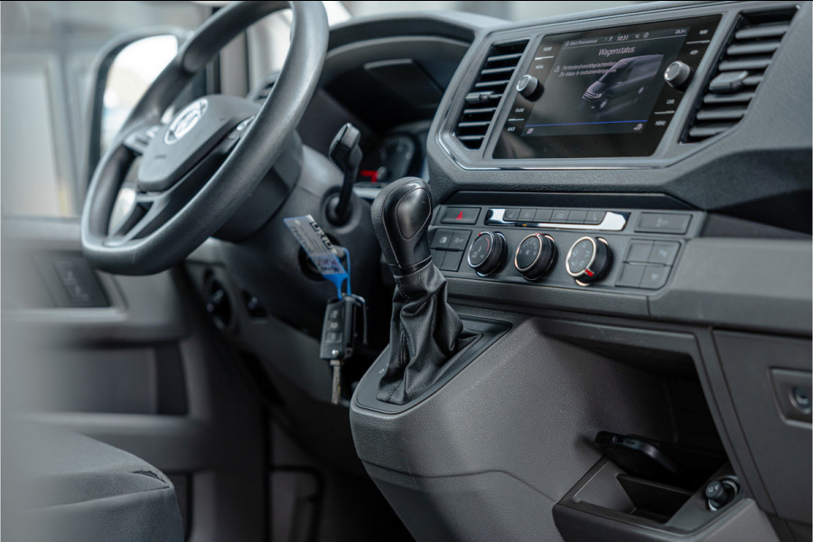 Volkswagen Crafter 2.0 TDI 177 PK L3H3 DSG | CarPlay | Camera | Standkachel | MF Stuur | Dealer onderhouden | Cruise control | DAB | Nieuwe distributieriem | Nieuwe APK