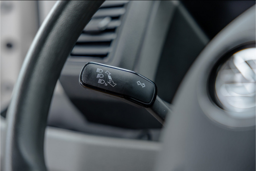 Volkswagen Crafter 2.0 TDI 177 PK L3H3 DSG | CarPlay | Camera | Standkachel | MF Stuur | Dealer onderhouden | Cruise control | DAB | Nieuwe distributieriem | Nieuwe APK
