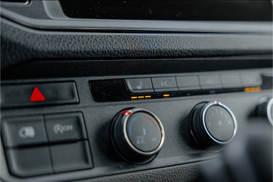 Volkswagen Crafter 2.0 TDI 177 PK L3H3 DSG | CarPlay | Camera | Standkachel | MF Stuur | Dealer onderhouden | Cruise control | DAB | Nieuwe distributieriem | Nieuwe APK