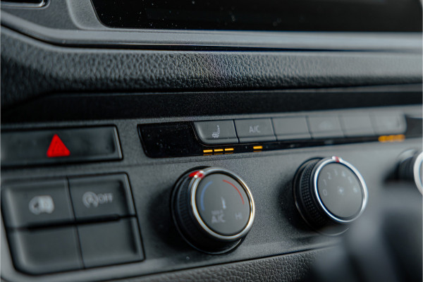 Volkswagen Crafter 2.0 TDI 177 PK L3H3 DSG | CarPlay | Camera | Standkachel | MF Stuur | Dealer onderhouden | Cruise control | DAB | Nieuwe distributieriem | Nieuwe APK