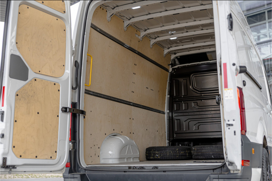 Volkswagen Crafter 2.0 TDI 177 PK L3H3 DSG | CarPlay | Camera | Standkachel | MF Stuur | Dealer onderhouden | Cruise control | DAB | Nieuwe distributieriem | Nieuwe APK