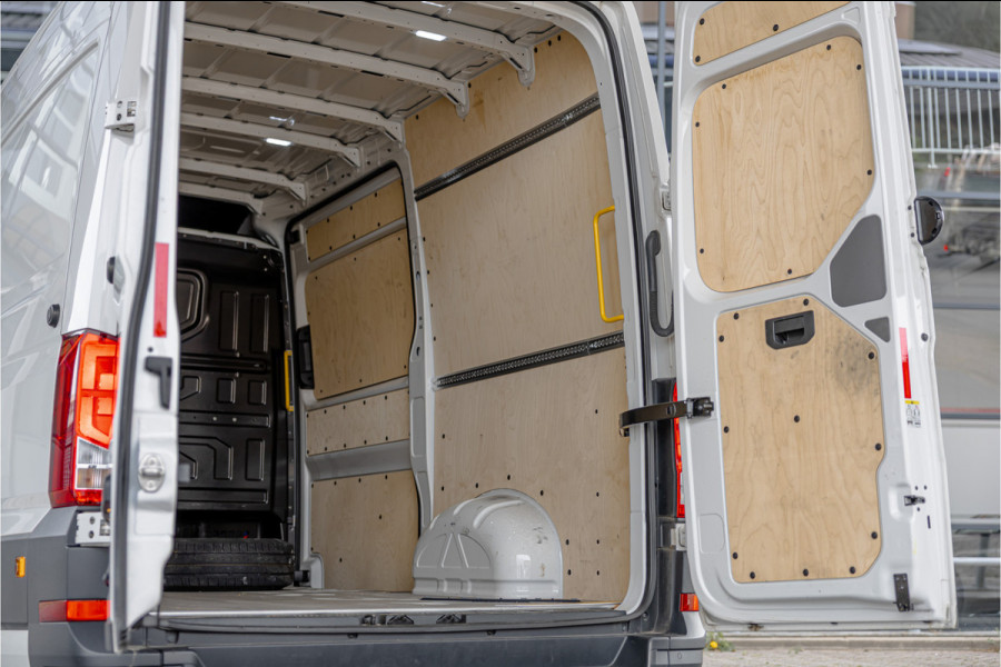 Volkswagen Crafter 2.0 TDI 177 PK L3H3 DSG | CarPlay | Camera | Standkachel | MF Stuur | Dealer onderhouden | Cruise control | DAB | Nieuwe distributieriem | Nieuwe APK