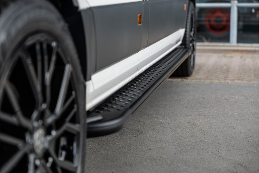Volkswagen Crafter 2.0 TDI 177 PK L3H3 DSG | CarPlay | Camera | Standkachel | MF Stuur | Dealer onderhouden | Cruise control | DAB | Nieuwe distributieriem | Nieuwe APK