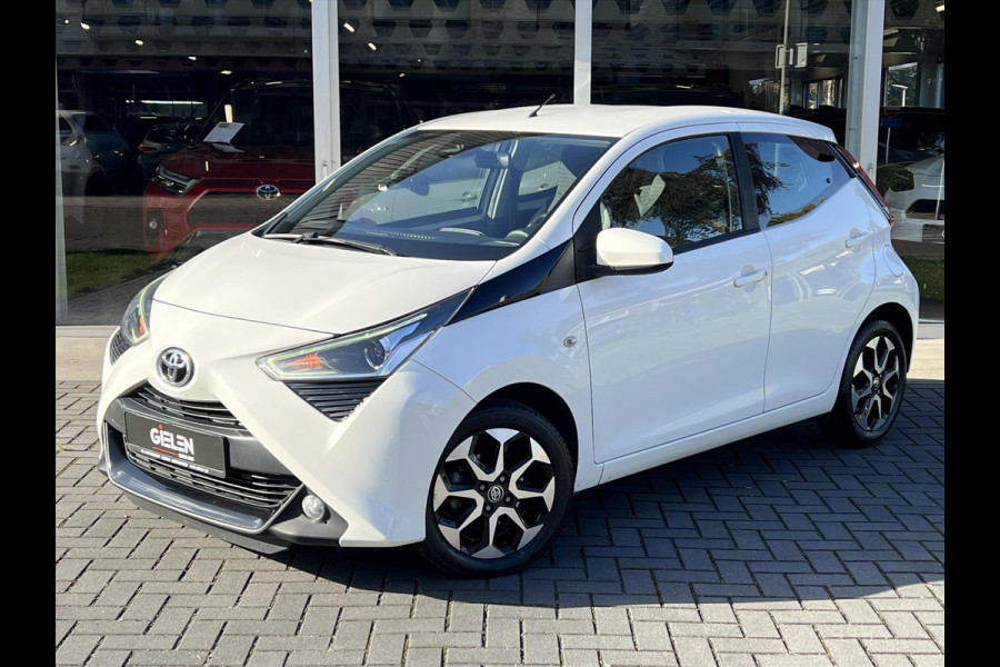 Toyota Aygo 1.0 VVT-i X-joy | Apple CarPlay/Android Auto, Airco, Lichtmetalen velgen, Safety Sense, Mistlampen