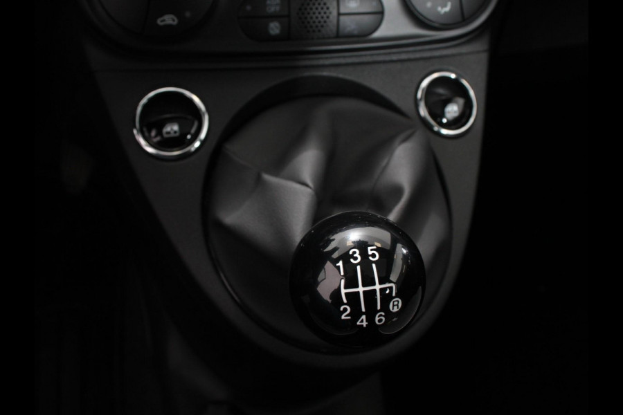 Fiat 500 1.0 Hybrid Lounge Plus Cruise control Panorama dak Parkeersensor achter Climate control Apple carplay / Andriod auto