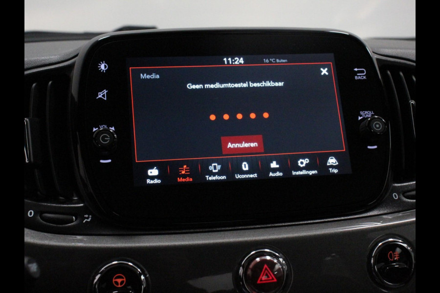 Fiat 500 1.0 Hybrid Lounge Plus Cruise control Panorama dak Parkeersensor achter Climate control Apple carplay / Andriod auto