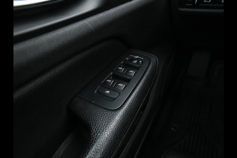 Volvo V60 2.0 T6 Recharge AWD Inscription (Plug-in) (INCL-BTW) Aut. *PANO | LEATHER | FULL-LED | MEMORY-PACK | KEYLESS | DIGI-COCKPIT | NAVI-FULLMAP | HEATED-SPORTSEATS | ECC | CRUISE | DAB | TOWBAR | 19''ALU*