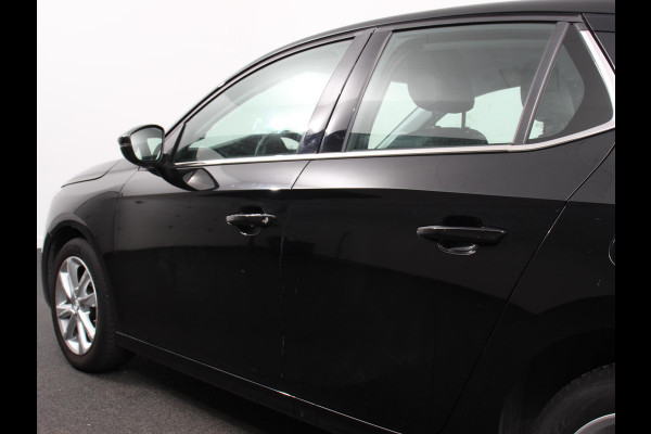 Opel Corsa 1.2 101pk Automaat Edition Navigatie Apple Carplay/Android Airco Camera Parkeer sensoren Dab Cruise Control Stoelverwarming