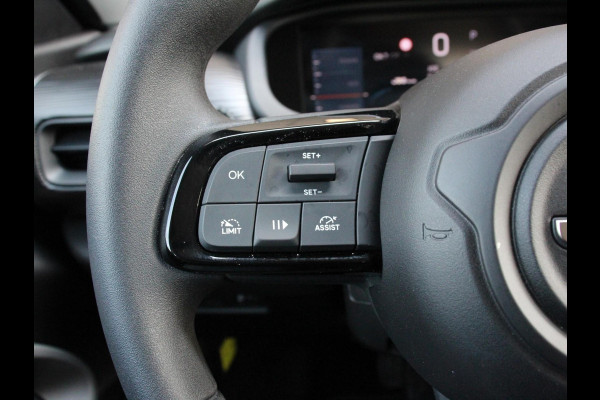 Jeep Avenger Longitude 54 kWh Automaat SOH 96% Navigatie Apple Carplay/ Android Auto Parkeersensor achter Cruise Control Full LED Virtual Cockpit Climate Control