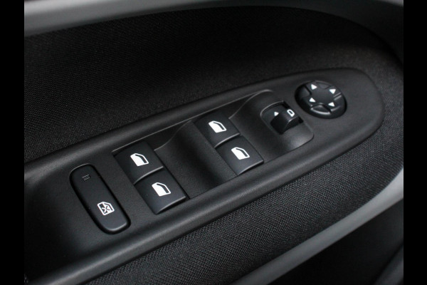 Jeep Avenger Longitude 54 kWh Automaat SOH 96% Navigatie Apple Carplay/ Android Auto Parkeersensor achter Cruise Control Full LED Virtual Cockpit Climate Control