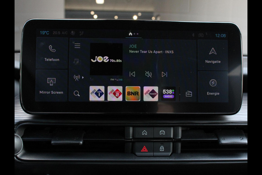 Jeep Avenger Longitude 54 kWh Automaat SOH 96% Navigatie Apple Carplay/ Android Auto Parkeersensor achter Cruise Control Full LED Virtual Cockpit Climate Control