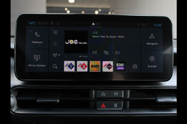 Jeep Avenger Longitude 54 kWh Automaat SOH 96% Navigatie Apple Carplay/ Android Auto Parkeersensor achter Cruise Control Full LED Virtual Cockpit Climate Control