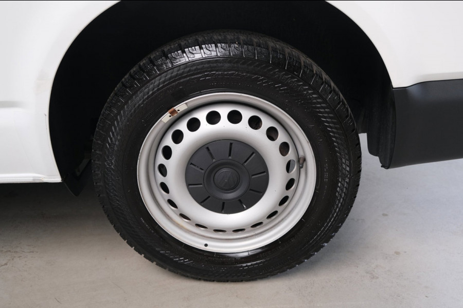 Volkswagen Transporter 2.0 TDI L2H1 30 3p - Airco, Cruise, Stoelverwarming, PDC, Trekhaak.