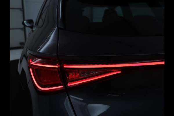 Seat Leon Sportstourer 1.4 TSI eHybrid PHEV FR | SOH 86,9% | Carplay | Stuur/stoelverwarming | Adaptive cruise | Carplay | Camera | Park assist | Sfeerverlichting |