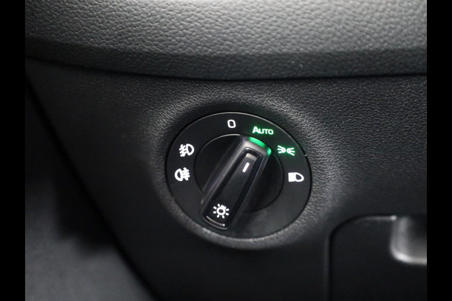 Škoda Kodiaq 1.5 TSI Sportline Business 150 pk Automaat | Navigatie | Panoramadak | Parkeersensoren | Achteruitrijcamera | Keyless | Elektr. bestuurdersstoel met geheugen | Stoelverwarming |