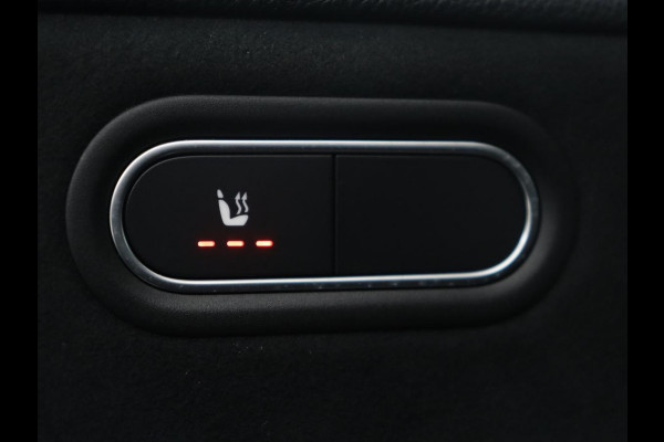Mercedes-Benz A-Klasse 250 Premium Plus | AMG Line | Panoramadak | Trekhaak | Sfeerverlichting | Leder/alcantara | Burnmeister | Full LED | Stoelverwarming |