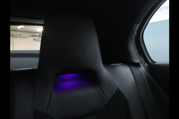 Mercedes-Benz A-Klasse 250 Premium Plus | AMG Line | Panoramadak | Trekhaak | Sfeerverlichting | Leder/alcantara | Burnmeister | Full LED | Stoelverwarming |