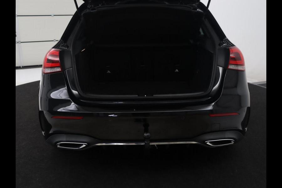Mercedes-Benz A-Klasse 250 Premium Plus | AMG Line | Panoramadak | Trekhaak | Sfeerverlichting | Leder/alcantara | Burnmeister | Full LED | Stoelverwarming |