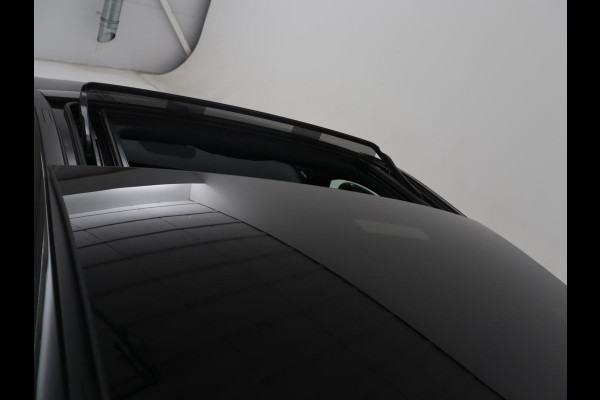 Mercedes-Benz A-Klasse 250 Premium Plus | AMG Line | Panoramadak | Trekhaak | Sfeerverlichting | Leder/alcantara | Burnmeister | Full LED | Stoelverwarming |