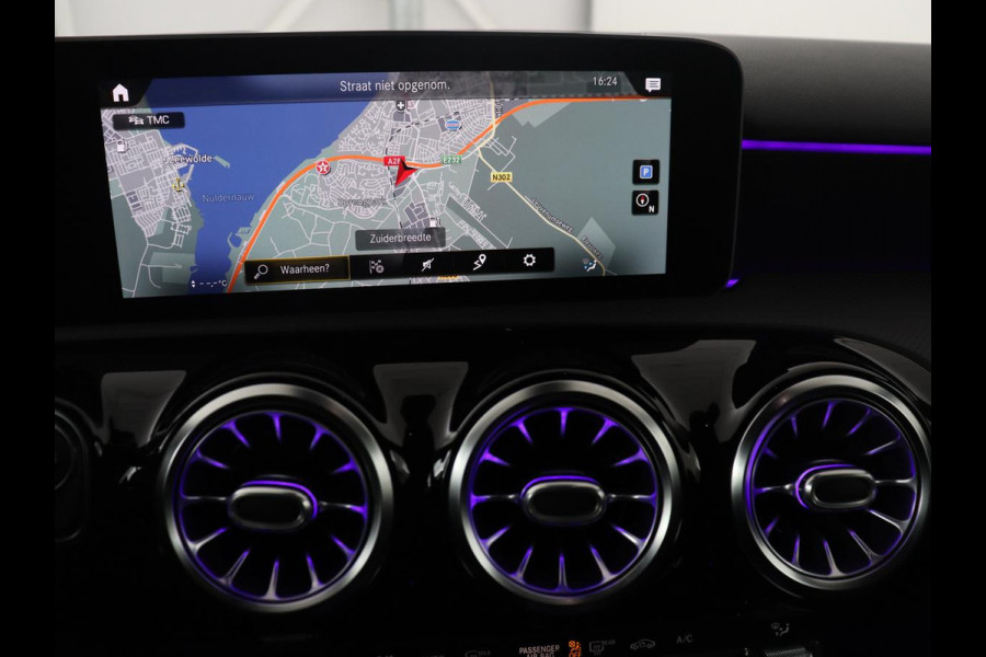 Mercedes-Benz A-Klasse 250 Premium Plus | AMG Line | Panoramadak | Trekhaak | Sfeerverlichting | Leder/alcantara | Burnmeister | Full LED | Stoelverwarming |