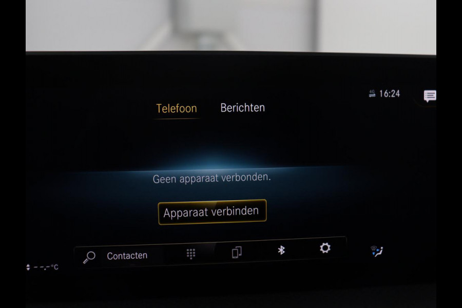 Mercedes-Benz A-Klasse 250 Premium Plus | AMG Line | Panoramadak | Trekhaak | Sfeerverlichting | Leder/alcantara | Burnmeister | Full LED | Stoelverwarming |