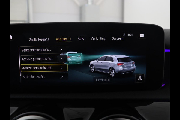 Mercedes-Benz A-Klasse 250 Premium Plus | AMG Line | Panoramadak | Trekhaak | Sfeerverlichting | Leder/alcantara | Burnmeister | Full LED | Stoelverwarming |