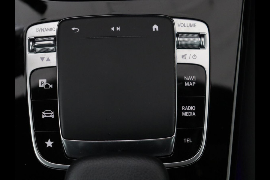 Mercedes-Benz A-Klasse 250 Premium Plus | AMG Line | Panoramadak | Trekhaak | Sfeerverlichting | Leder/alcantara | Burnmeister | Full LED | Stoelverwarming |