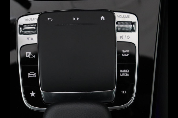 Mercedes-Benz A-Klasse 250 Premium Plus | AMG Line | Panoramadak | Trekhaak | Sfeerverlichting | Leder/alcantara | Burnmeister | Full LED | Stoelverwarming |