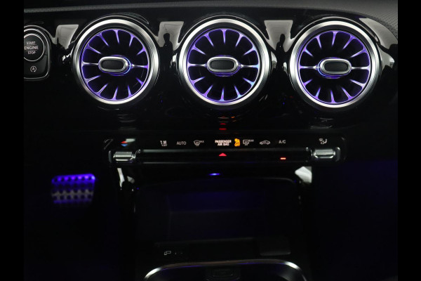 Mercedes-Benz A-Klasse 250 Premium Plus | AMG Line | Panoramadak | Trekhaak | Sfeerverlichting | Leder/alcantara | Burnmeister | Full LED | Stoelverwarming |