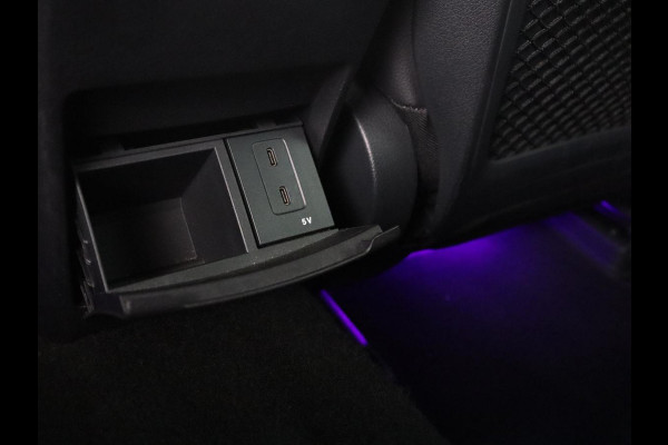 Mercedes-Benz A-Klasse 250 Premium Plus | AMG Line | Panoramadak | Trekhaak | Sfeerverlichting | Leder/alcantara | Burnmeister | Full LED | Stoelverwarming |