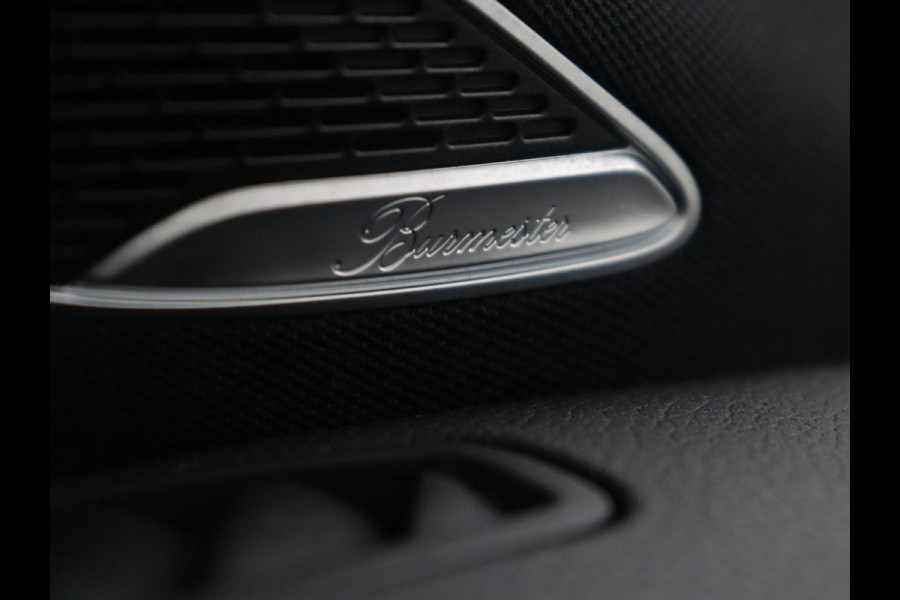 Mercedes-Benz A-Klasse 250 Premium Plus | AMG Line | Panoramadak | Trekhaak | Sfeerverlichting | Leder/alcantara | Burnmeister | Full LED | Stoelverwarming |