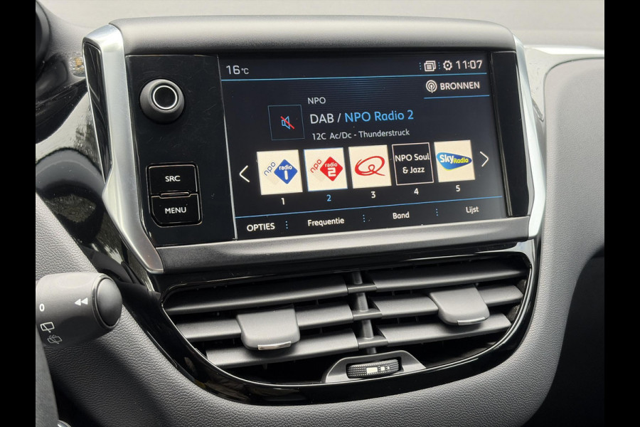 Peugeot 208 1.2 PureTech Blue Lion ✓D-riem vv 2024✓Dealer Onderhouden✓Carplay✓Navi✓Trekhaak✓2e Eigenaar✓Recent beurt gehad✓Airco✓Cruise✓Pdc✓5 Deurs✓Weinig Km✓N.A.P✓Apk tot 08-2027