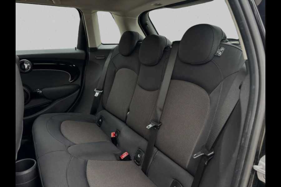 MINI 5-deurs 1.5 Cooper Camden Edition(NL-auto, 1e Eig, Dealer OndH, Carplay, PDC, Climate Con, Cruise Con, Navi, etc)