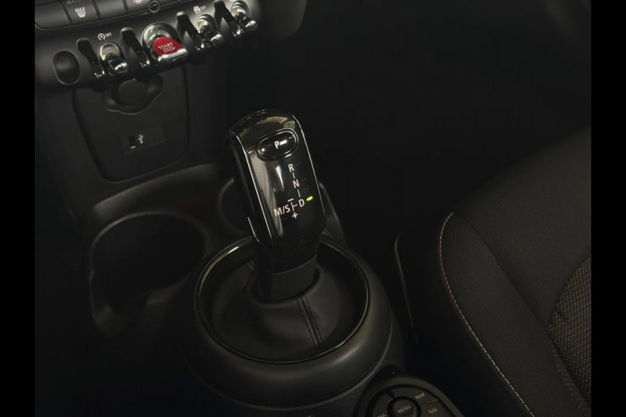 MINI 5-deurs 1.5 Cooper Camden Edition(NL-auto, 1e Eig, Dealer OndH, Carplay, PDC, Climate Con, Cruise Con, Navi, etc)