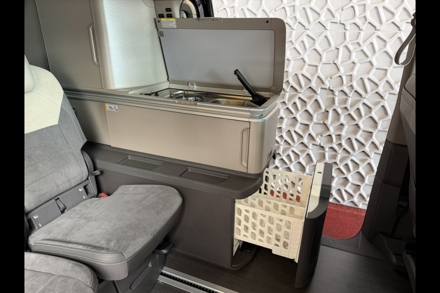 Volkswagen California Ocean eHybrid 245pk Trekhaak 19''lmv hydraulisch hefdak Stoel/stuur verw. phev plug in hybrid