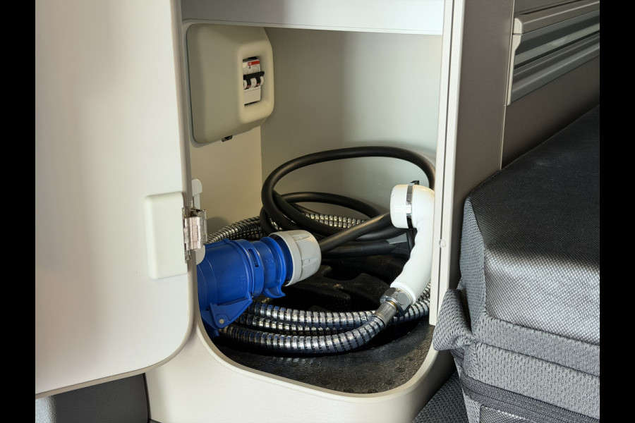 Volkswagen California Ocean eHybrid 245pk Trekhaak 19''lmv hydraulisch hefdak Stoel/stuur verw. phev plug in hybrid