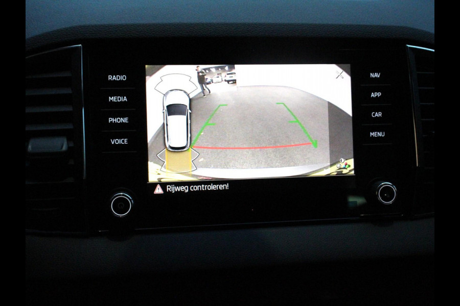 Škoda Karoq 1.5 TSI 150pk Automaat Ambition Skoda Karoq 1.5 TSI 150pk DSG Ambition | Navigatie | Apple Carpla/Android Auto | Camera | Climate Control | Adaptive Cruise control | Lichtmetalen Velgen